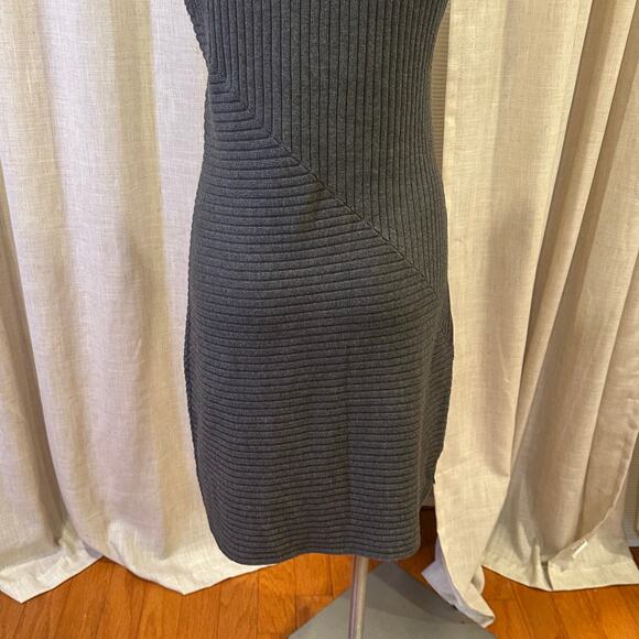 Athleta Grey Knit Sleeveless Sweater Dress sz M Ananada Dress - Picture 6 of 12